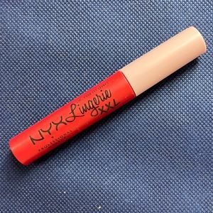 NYX Lip Lingerie in Stamina